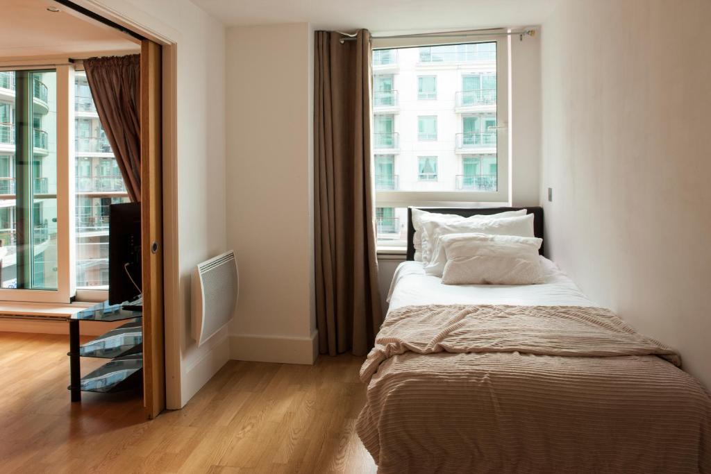 St George Wharf Londen Kamer foto